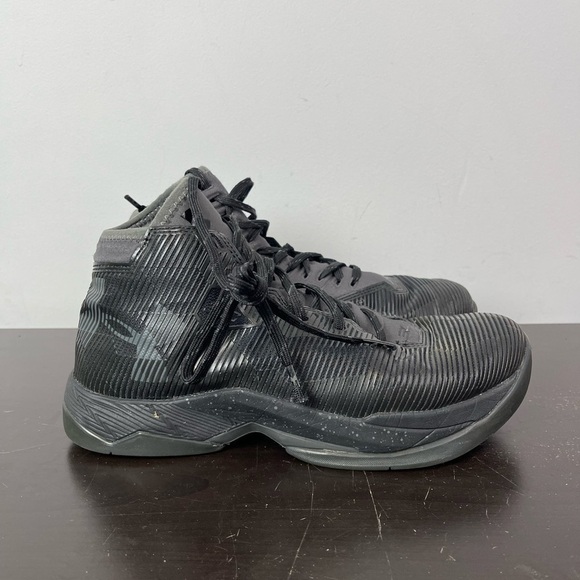 Under Armour Sneaker Shoes size  6.5y - Picture 5 of 6